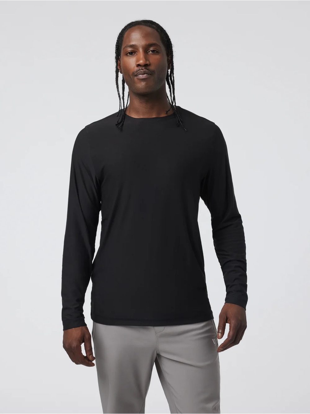 Vuori Men’s Strato Tech long sleeve Tee - Size M - Black